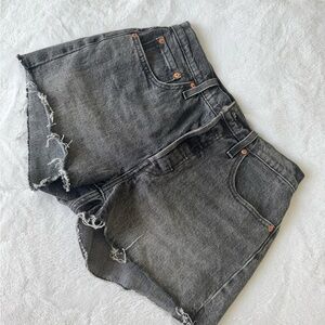 NWOT Levi 501 shorts